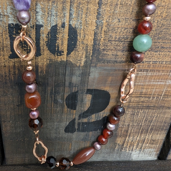 NWT Etienne Aigner Natural Stone/Peacock Pearl Gold Filled Necklace - Picture 4 of 17